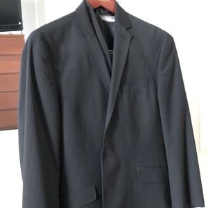 Kenneth Cole Reaction 3-piece suit